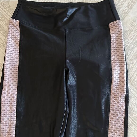 KORAL Black Women’s Leggings side stripe in a textured light pink color Size XS - Picture 3 of 6